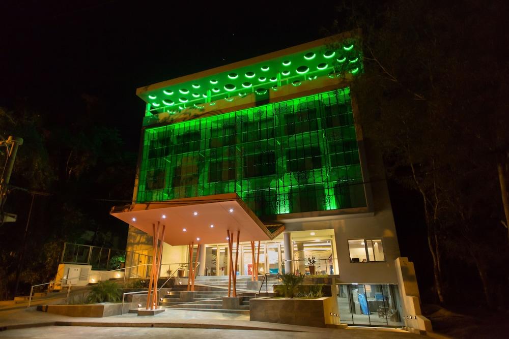City Falls Iguazu Puerto Iguazu Exterior photo